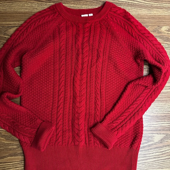GAP Red Cable Knit Women's Sweater - Picture 4 of 6